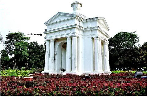 ஆயி மண்டபம்: மக்கள் தொண்டுக்கு அரச கெளரவம்