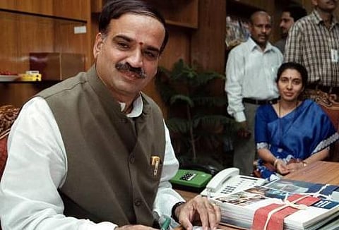 மத்திய அமைச்சர் அனந்தகுமாருக்கு தமிழக தலைவர்கள் கடும் கண்டனம்: காவிரி மேலாண்மை வாரியம் அமைப்பதை எதிர்ப்பதா?