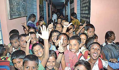 எழுத்தறிவிக்கும் தண்ணீர் கேன் சப்ளையர்