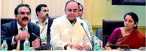 வருமான வரி விலக்கு வரம்பு உயருமா?- மத்திய நிதி அமைச்சர் ஜேட்லி ஆலோசனை