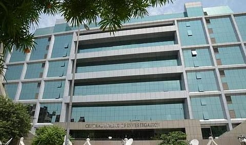 விடுப்பு பயண சலுகை ஊழல்: 6 எம்.பி.க்கள் மீது வழக்கு