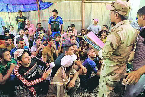 ராணுவ ஆலோசகர்கள் 300 பேரை இராக் அனுப்புகிறார் ஒபாமா- போர்ப்படையை அனுப்ப மறுப்பு