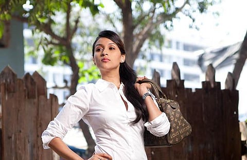 அக்கா ப்ரியங்கா சோப்ரா வழியில் தங்கை பார்பி ஹண்டா