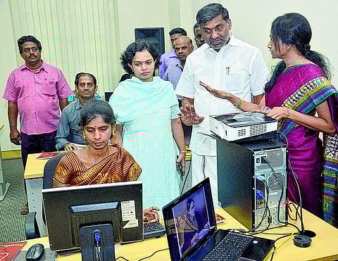 5.50 லட்சம் ஆசிரியர், 1.35 கோடி மாணவர்களின் விவரங்களுடன் தகவல் தொகுப்பு தொடக்கம்: வாத்தியார் வந்துட்டாரா? ஆன்லைனில் தெரியும்!