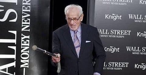 பழம்பெரும் ஹாலிவுட் நடிகர் இலய் வாலக் மறைவு