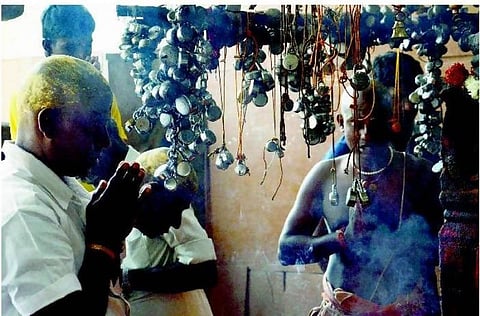 பிரச்சினைக்குப் பூட்டு…