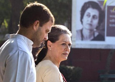 நேஷனல் ஹெரால்டு வழக்கு: சோனியா, ராகுல் ஆஜராக டெல்லி நீதிமன்றம் உத்தரவு