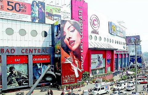 ஷாப்பிங் மால்கள் சிறு நகரங்களுக்கு இடம்பெயர்கின்றனவா?