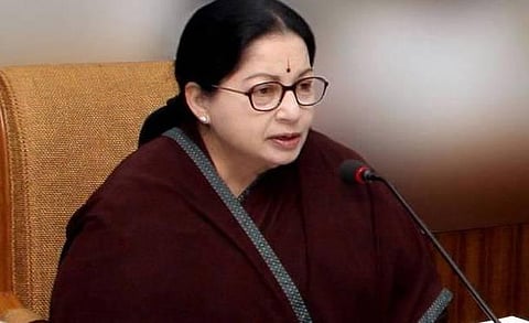 28 தமிழக மீனவர்களை உடனடியாக விடுவிக்க நடவடிக்கை எடுங்கள்: பிரதமர் மோடிக்கு முதல்வர் ஜெயலலிதா கடிதம்