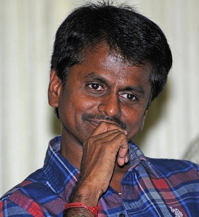 கட்டிடத் தொழிலாளர்களின் பாதுகாப்பில் அக்கறை தேவை: இயக்குநர் ஏ.ஆர்.முருகதாஸ் வலியுறுத்தல்