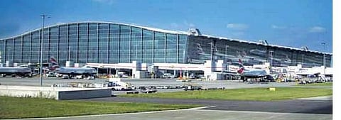 தீவிரவாத அச்சுறுத்தல்: பிரிட்டன் விமான நிலையங்களில் உச்சகட்ட பாதுகாப்பு