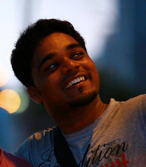 தர்மம்: இரு வேறு உலகங்கள்