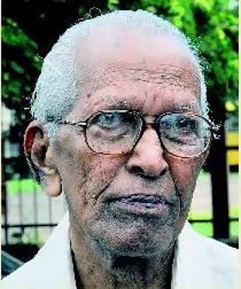 பஷீர் விருது: எழுத்தாளர் எம்.கே.சானு தேர்வு