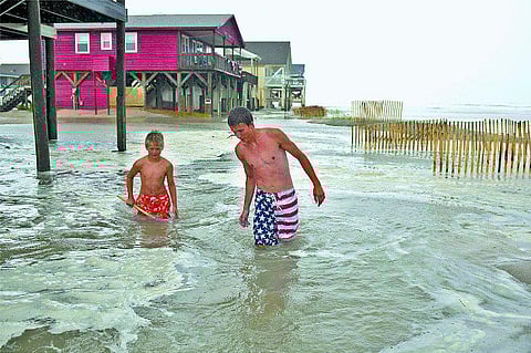 அமெரிக்காவில் கரையை கடந்தது ‘ஆர்தர் புயல்- கனமழை பெய்யும் என எச்சரிக்கை