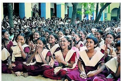 வளரிளம் பெண்கள் இடைநிற்றலை தடுக்க பள்ளிகளில் பொம்மலாட்டம்