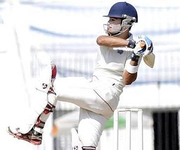 ஆஸ்திரேலியா ஏ பந்துவீச்சைப் பின்னி எடுத்த நமன் ஓஜா இரட்டை சதம்