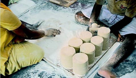 தொழிலாளர்கள் நலச் சட்டத்தின் கீழ் அங்கீகரிக்க வேண்டும்: அரசுக்கு அப்பளத் தொழிலாளர்கள் கோரிக்கை