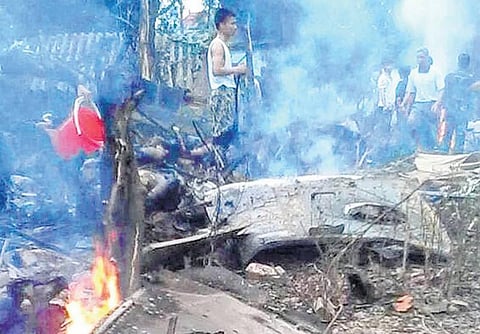 வியட்நாம் ராணுவ ஹெலிகாப்டர் விபத்தில் 16 பேர் பலி