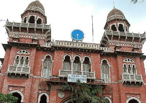 பாரிமுனை ஸ்டேட் வங்கியின் பணம், நகைகள் புதிய இடத்துக்கு மாற்றம்: பதற்றத்துடன் வந்த வாடிக்கையாளர்கள்