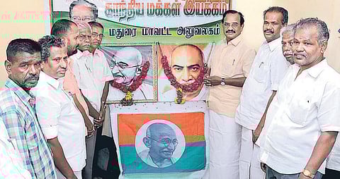 காங்கிரஸை பின்பற்றுகிறது பாஜக- மதுரையில் தமிழருவி மணியன் குற்றச்சாட்டு