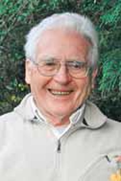 ஜேம்ஸ் லவ்லாக் பிறந்த நாள்: ஜூலை 26 பூமியின் உயிர் எங்கே இருக்கிறது?