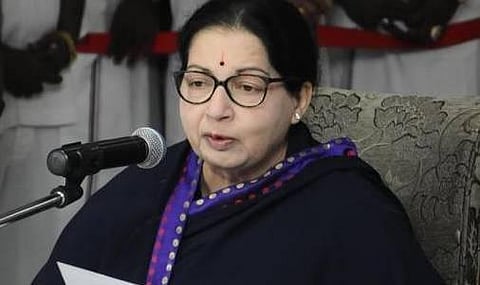 மன நலம் பாதிக்கப்பட்டவர்களுக்கு 21 மாவட்டங்களில் மறுவாழ்வு இல்லங்கள்: ஜெயலலிதா