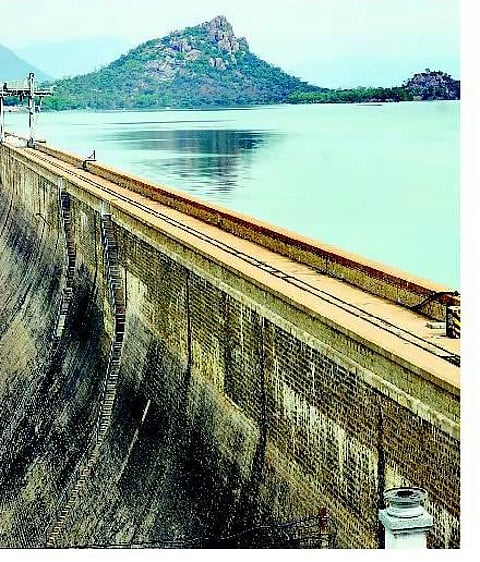 மேட்டூர் அணை நீர்மட்டம் 71 அடியை கடந்தது: காவிரியில் வெள்ளப் பெருக்கு