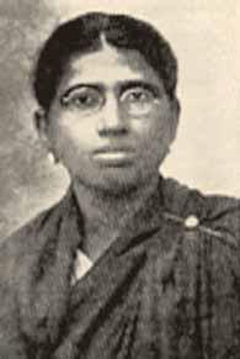 இந்தியாவின் முதல் பெண் மருத்துவர்