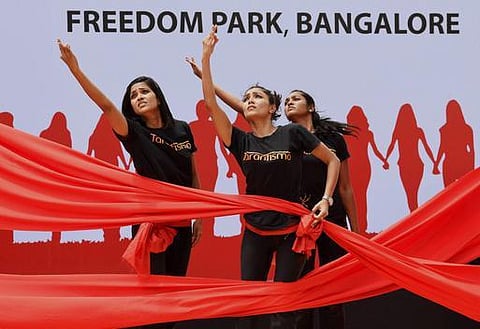 டெல்லியில் துப்பாக்கி முனையில் 10-ஆம் வகுப்பு மாணவி பலாத்காரம்