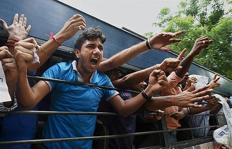 சிவில் சர்வீஸ் திறனறிவுத் தேர்வில் குறைந்தபட்ச தேர்ச்சி மதிப்பெண் நிர்ணயிக்கலாமா?- மத்திய அரசு தீவிர பரிசீலனை