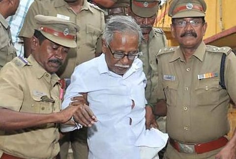 தீர்ப்பை கேட்டதும் கண் கலங்கிய பழனிச்சாமியின் மனைவி