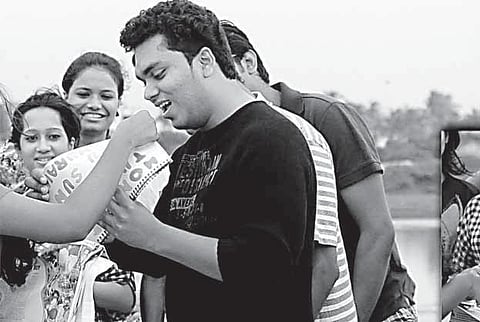 சர்ப்ரைஸ், சந்தோஷம், பார்ட்டி, கொண்டாட்டம்!