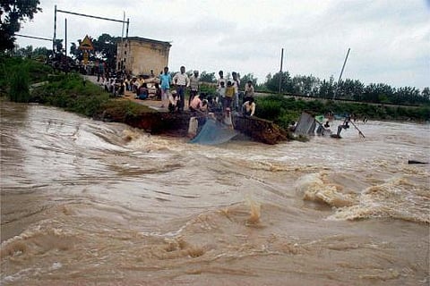 வெள்ள அபாயம்: பிஹாரில் 4 மாவட்டங்களில் மக்களை வெளியேற்ற உத்தரவு