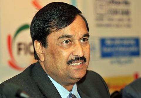 சிண்டிகேட் வங்கியின் நிர்வாக இயக்குநர் கைது: ரூ.50 லட்சம் லஞ்சம் வாங்கியதாக புகார்