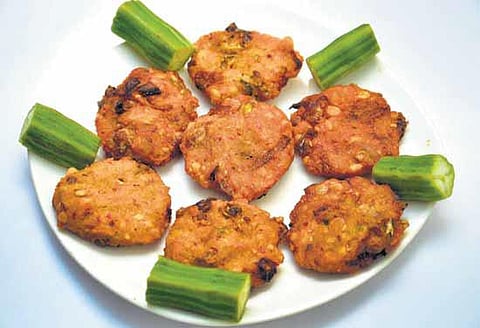 தலைவாழை- முப்பருப்பு முருங்கைக் காய் வடை