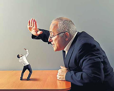 தன்னம்பிக்கைத் தொடர் - 21: மோசமானவரா உங்க மேலதிகாரி?