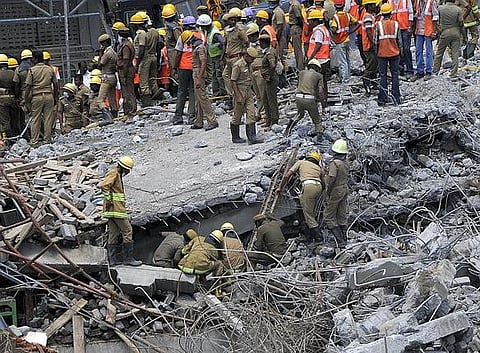 மவுலிவாக்கம் கட்டிட விபத்து: தற்போதைய நிலவரம் குறித்த அறிக்கையைத் தாக்கல் செய்ய உத்தரவு