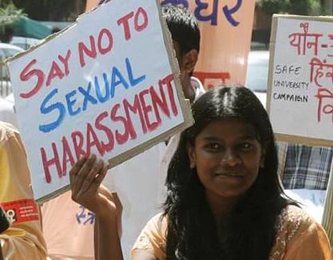 மத்திய பிரதேசத்தின் உயர் நீதிமன்ற நீதிபதி மீது பெண் மாவட்ட நீதிபதி பாலியல் புகார்