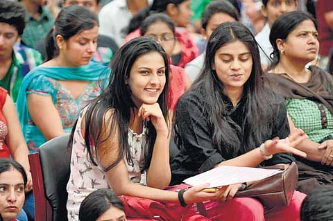 உதவித்தொகை: அறிவியல் படிக்க மாதம்-ரூ.5 ஆயிரம்