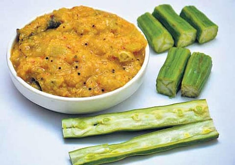 முருங்கைக் காய் பொரித்த கூட்டு