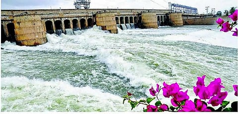கிருஷ்ணராஜசாகர் அணையில் இருந்து தமிழகத்துக்கு 90,000 கன அடி நீர் திறப்பு: நதிநீர் பங்கீட்டில் சிக்கல் இருக்காது என கர்நாடக முதல்வர் தகவல்