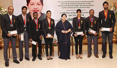 காமன்வெல்த் போட்டியில் பதக்கம் வென்ற தமிழக வீரர்களுக்கு முதல்வர் பரிசு