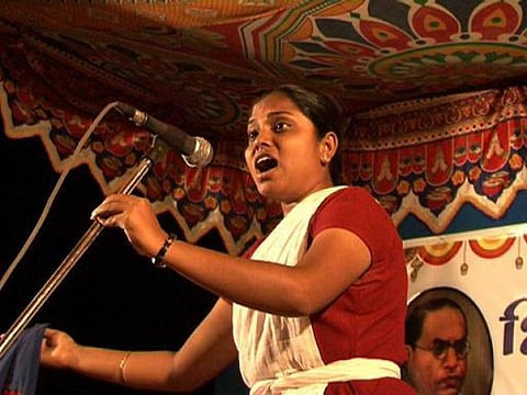 ஏ.பி.வி.பி மிரட்டல் எதிரொலி: தலித் ஆர்வலர் நிகழ்ச்சியை ரத்து செய்தது மும்பை கல்லூரி