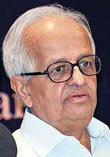 செலவு நிர்வாகக் குழுவின் தலைவர் பிமல் ஜலான்