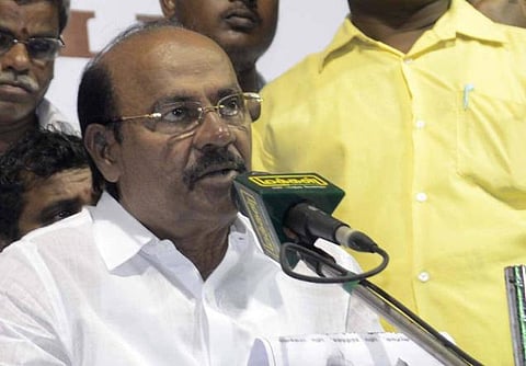 நீதிமன்ற உத்தரவை ஏற்று வீடுகளுக்கு அருகில் உள்ள மதுக்கடைகள் அகற்றப்படுமா?- தமிழக அரசுக்கு ராமதாஸ் கேள்வி