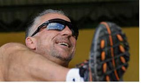 டிவிட்டர் பக்கத்தில் நிர்வாணப்படம்: விளையாட்டாக நன்றி கூறிய இயன் போத்தம்