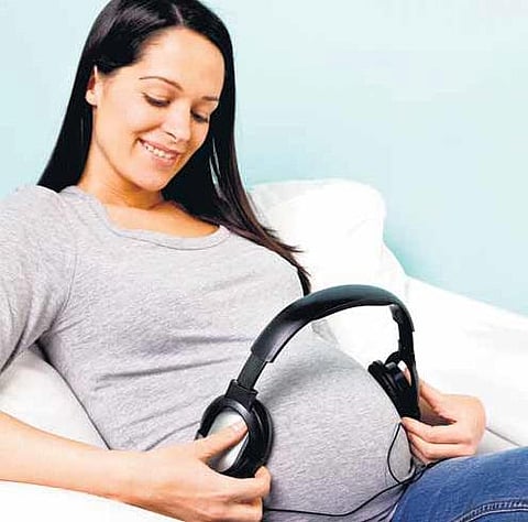 பிரசவத்தை எளிதாக்கும் இசை