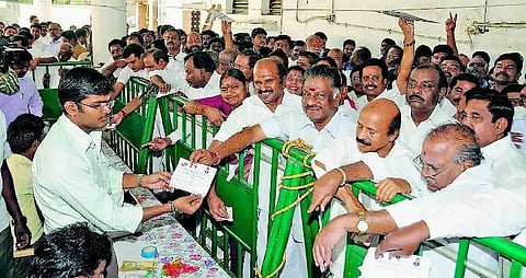 அதிமுக பொதுச் செயலாளர் தேர்தல்: முதல்வர் ஜெயலலிதா மனு தாக்கல்