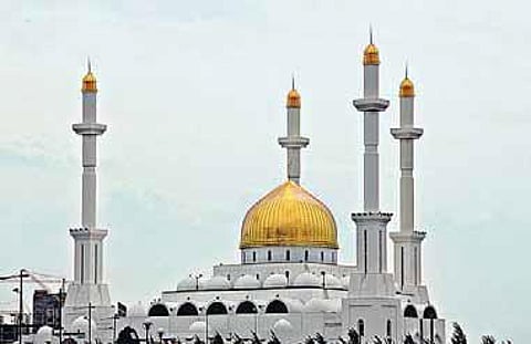 இறைவனின் அருளைப் பெறும் அடிமைகளாவோம்