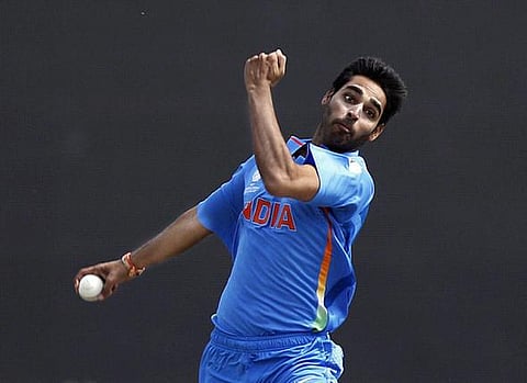 இந்தியப் பந்து வீச்சு அபாரம்: இங்கிலாந்து 206 ரன்களுக்குச் சுருண்டது